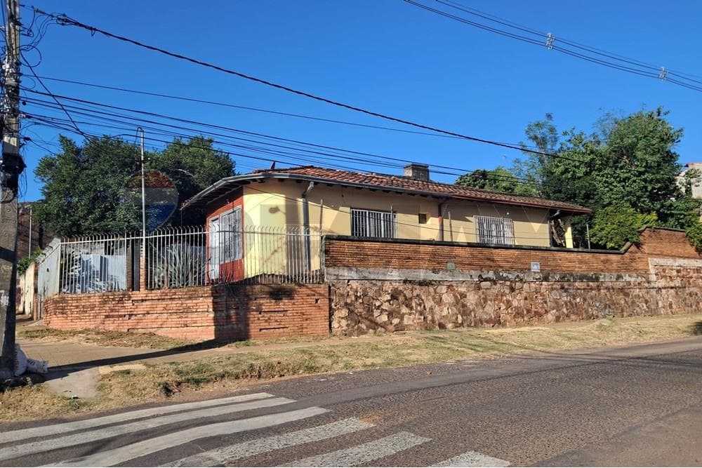 Terreno en esquina en venta en Barrio Obrero – 2