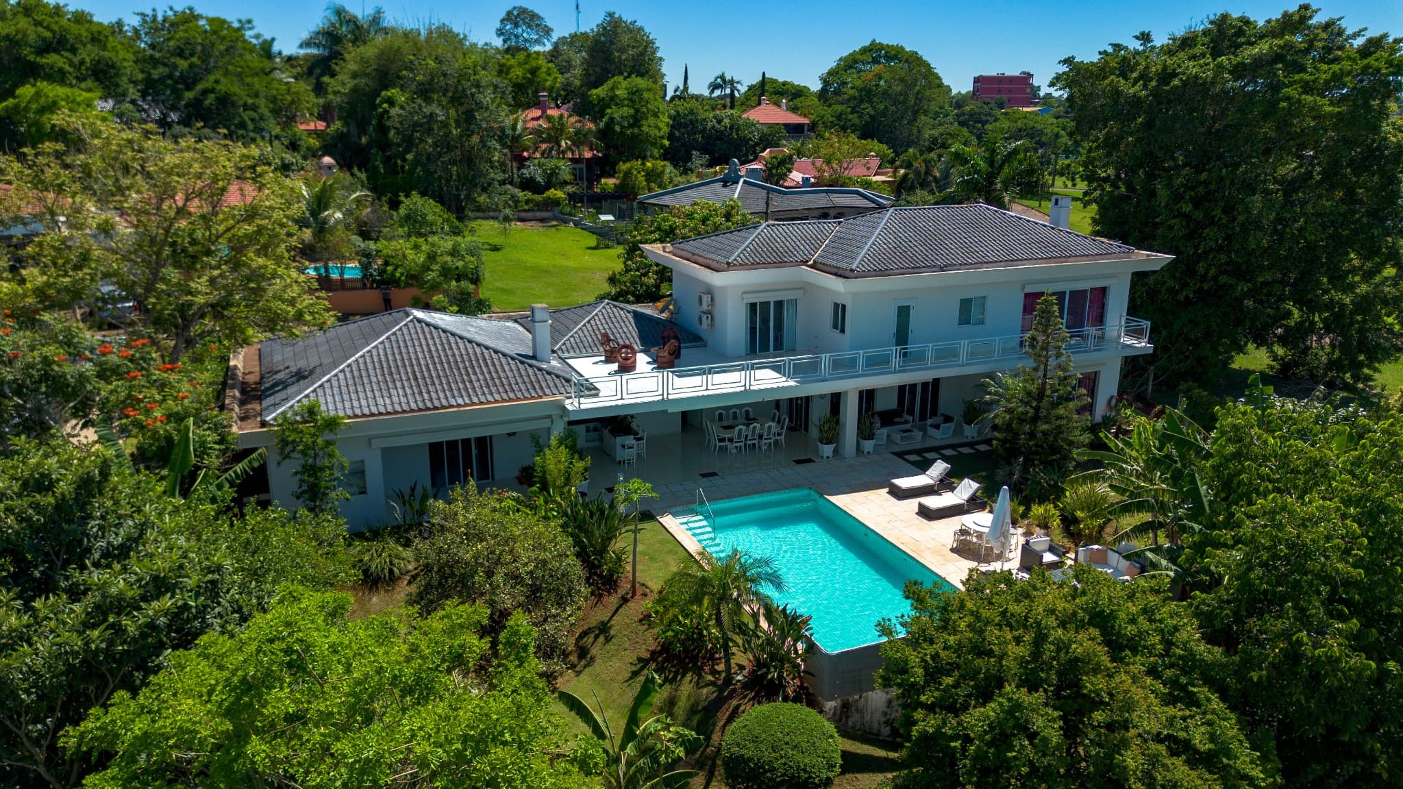 Exclusiva Residencia de Lujo en Venta – Puerto Marco, Hernandarias: Un Estilo de Vida Sofisticado.