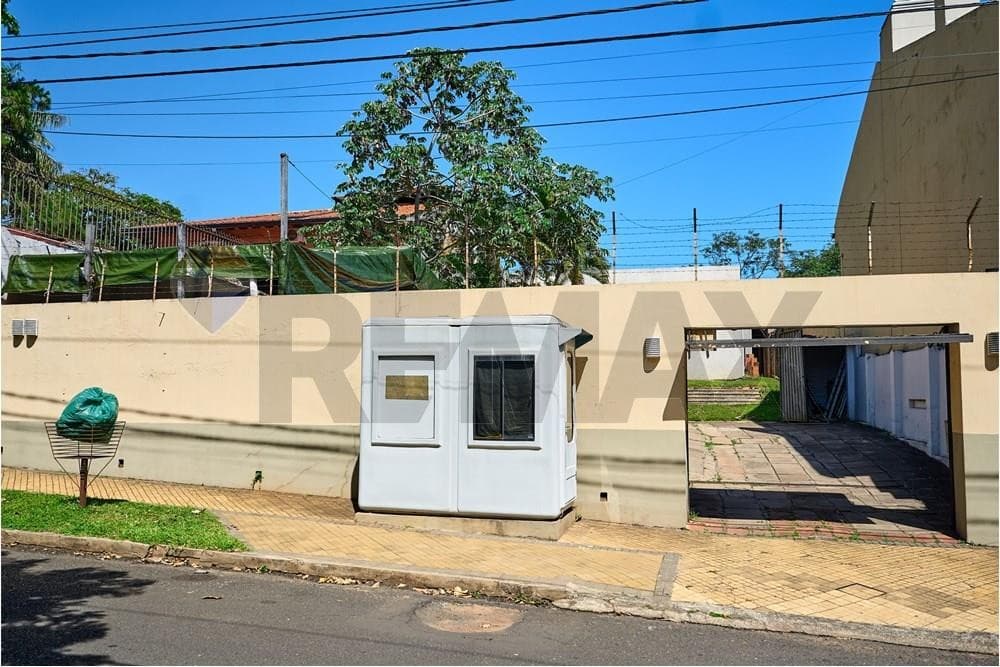 EN VENTA AMPLIO TERRENO DE CALLE A CALLE. MBURICAO. ZONA MBURUVICHA ROGA. 410,000 $ – 3