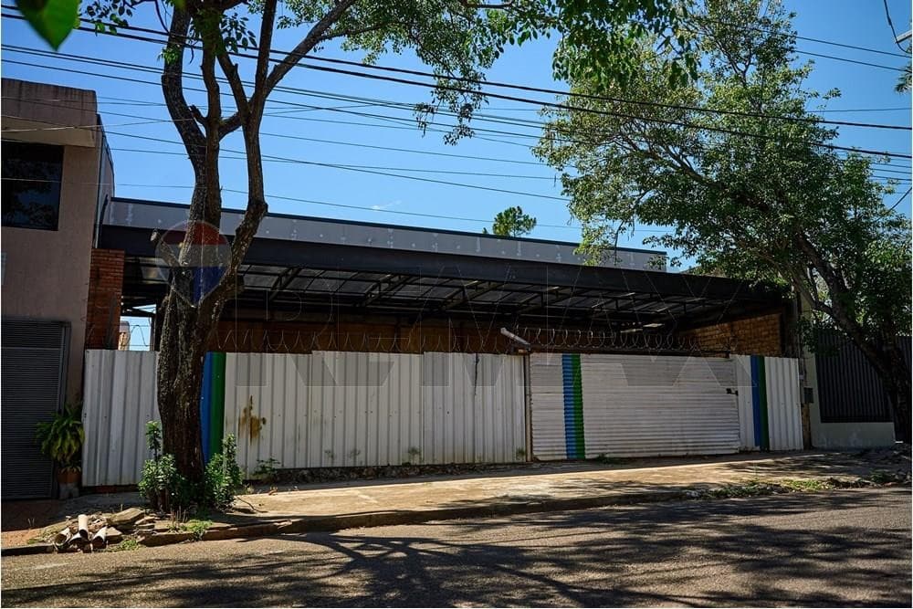 EN VENTA AMPLIO TERRENO DE CALLE A CALLE. MBURICAO. ZONA MBURUVICHA ROGA. 410,000 $ – 2