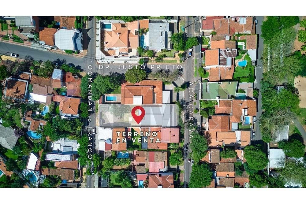 EN VENTA AMPLIO TERRENO DE CALLE A CALLE. MBURICAO. ZONA MBURUVICHA ROGA. 410,000 $