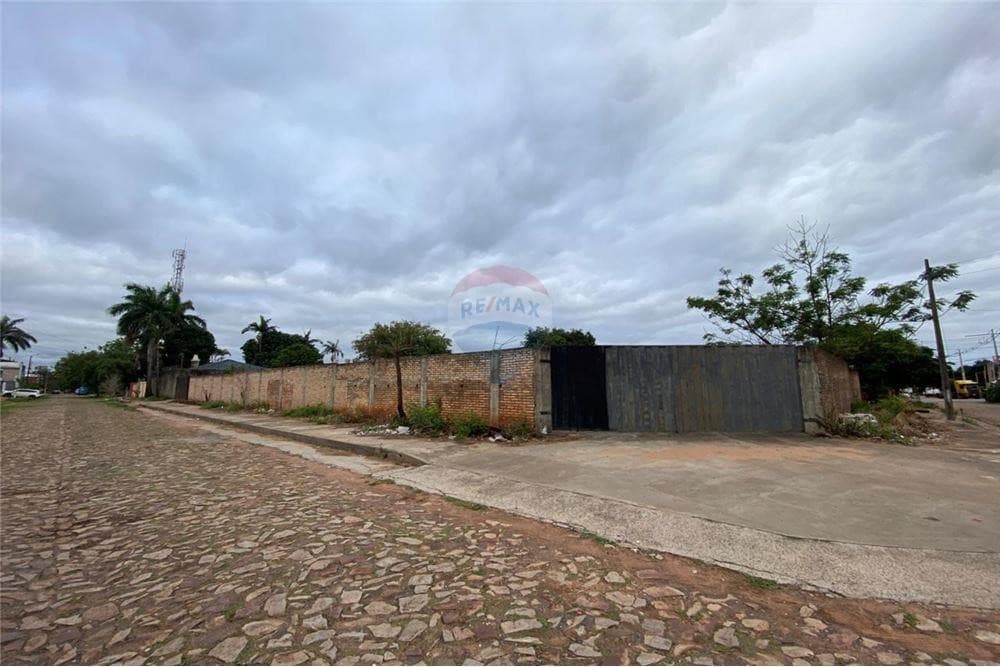 ALQUILO AMPLIO TERRENO ZONA FUENTE SHOPPING L.F – 3