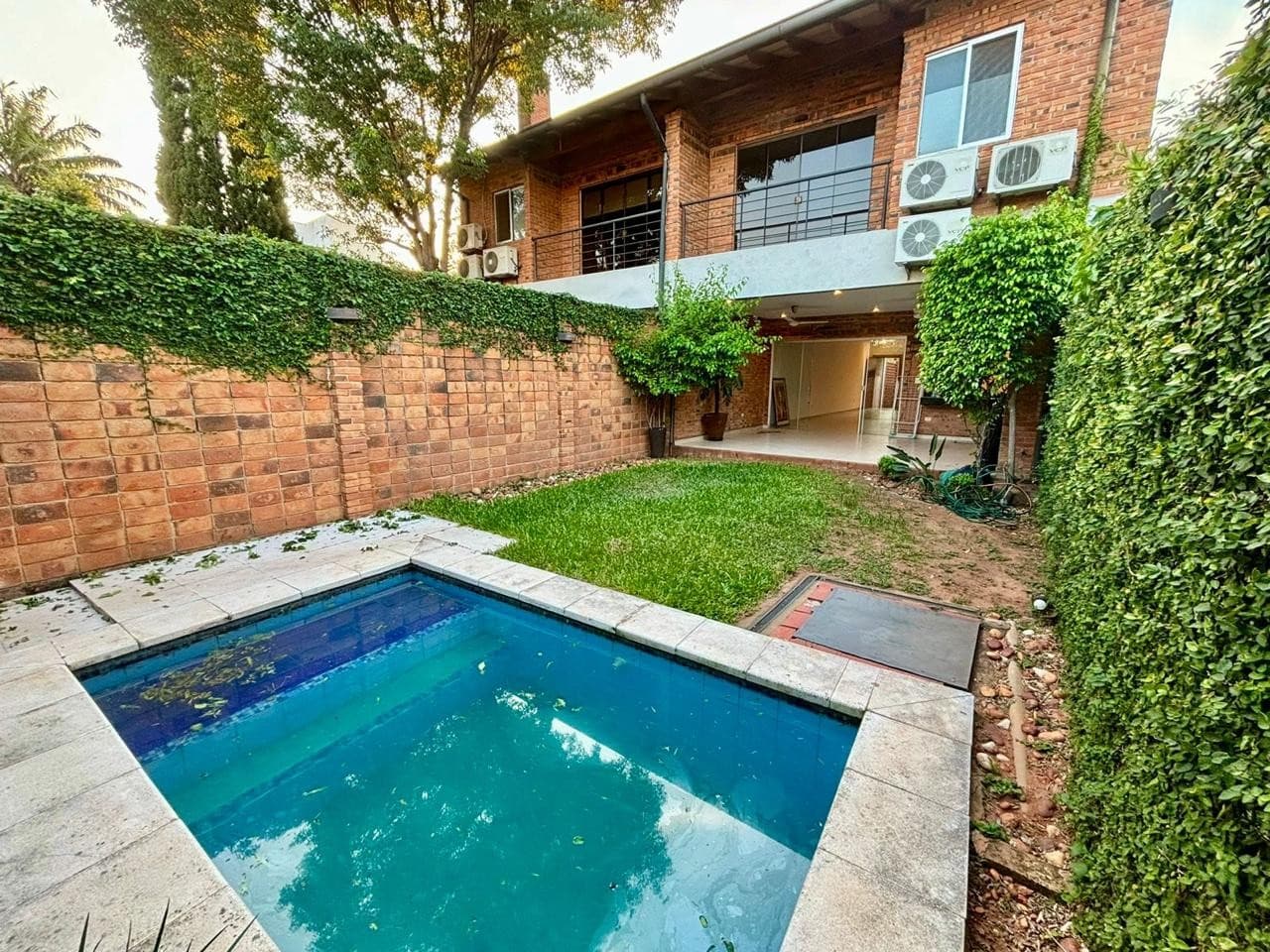 Alquilo Duplex Barrio Miraflores, zona Stma.Trinidad