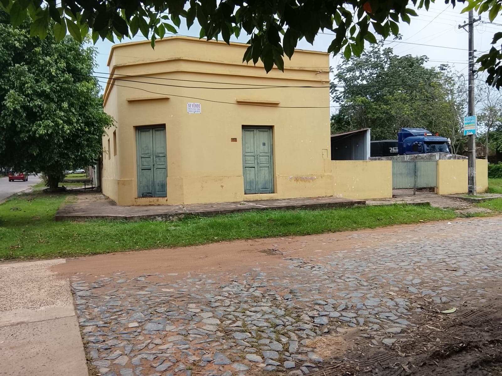 VENDO CASA en Carapeguá: ZONA CENTRO – Terreno de 497 m² Ideal para Negocio o Residencia de Lujo.