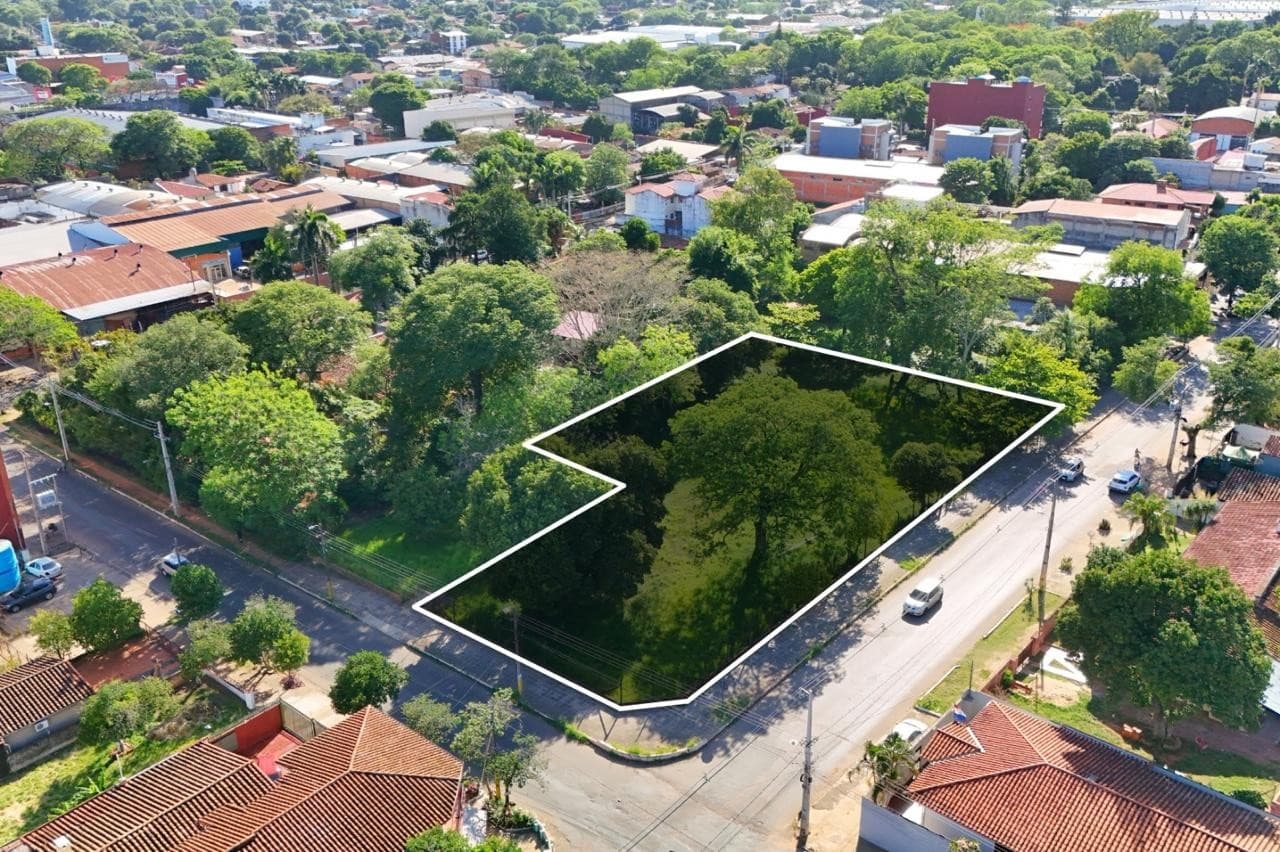Gran Terreno en Esquina – Fdo de la Mora Zona Sur – 3