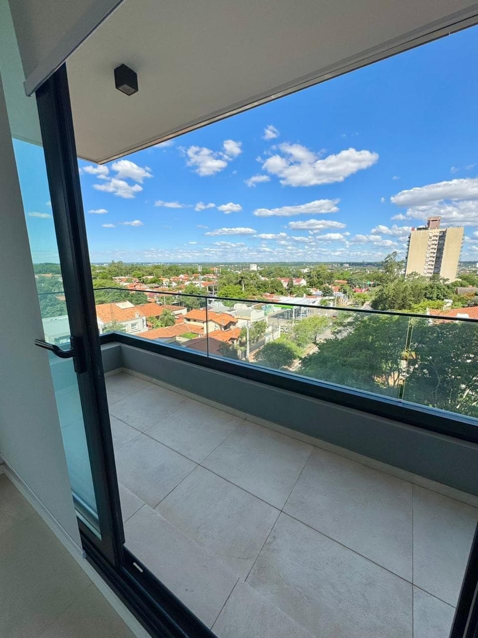 Alquilo departamento en edificio Feel, Santísima Trinidad – 3