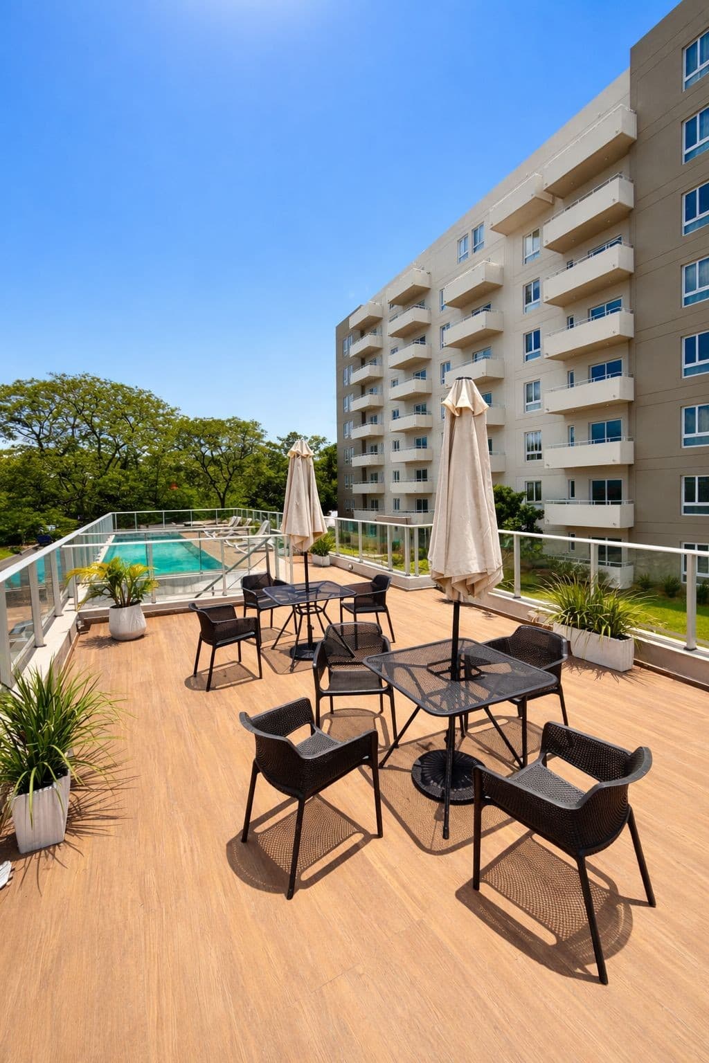 ALQUILO DEPARTAMENTO A ESTRENAR EN CONDOMINIO EN LUQUE – 3