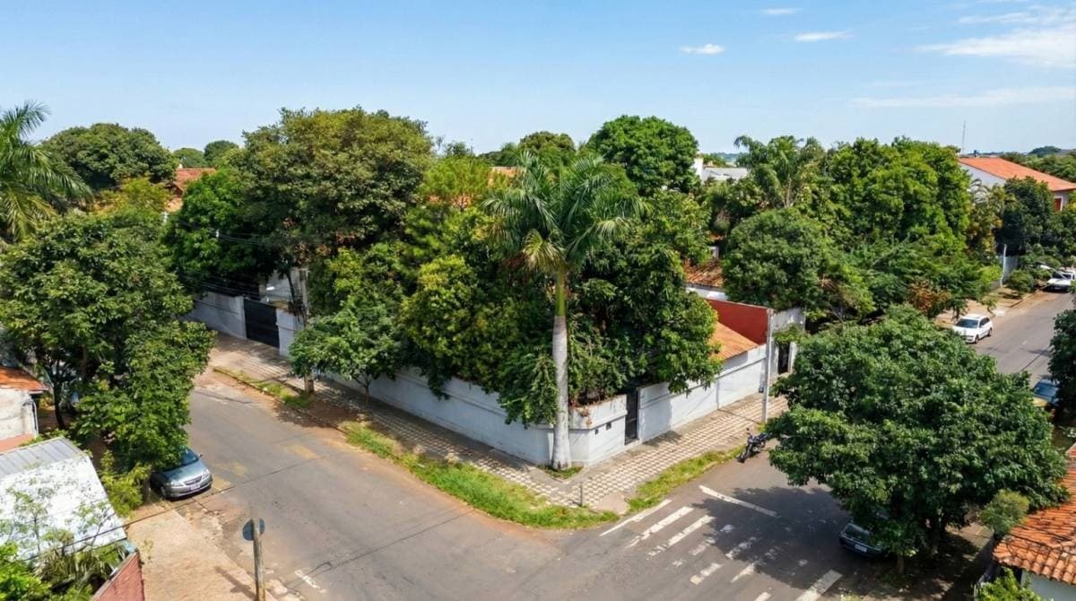 Terreno Estratégico de 1.580 m² en Esquina a Pasos del Eje Corporativo – Ycuá Satí, Asunción – 3
