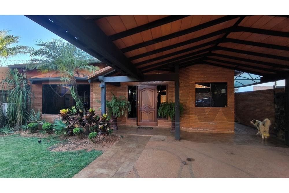 Casa, con piscina en Laurelty- Terreno 12x30 – 2