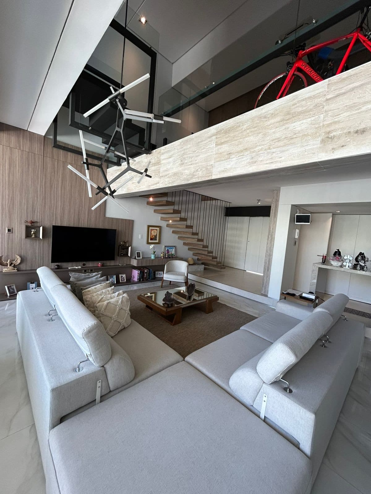 VENDO o ALQUILO Duplex de ensueño en modo wow , en el barrio más tranquilo, residencial y cerca de todo ! Mburucuya .