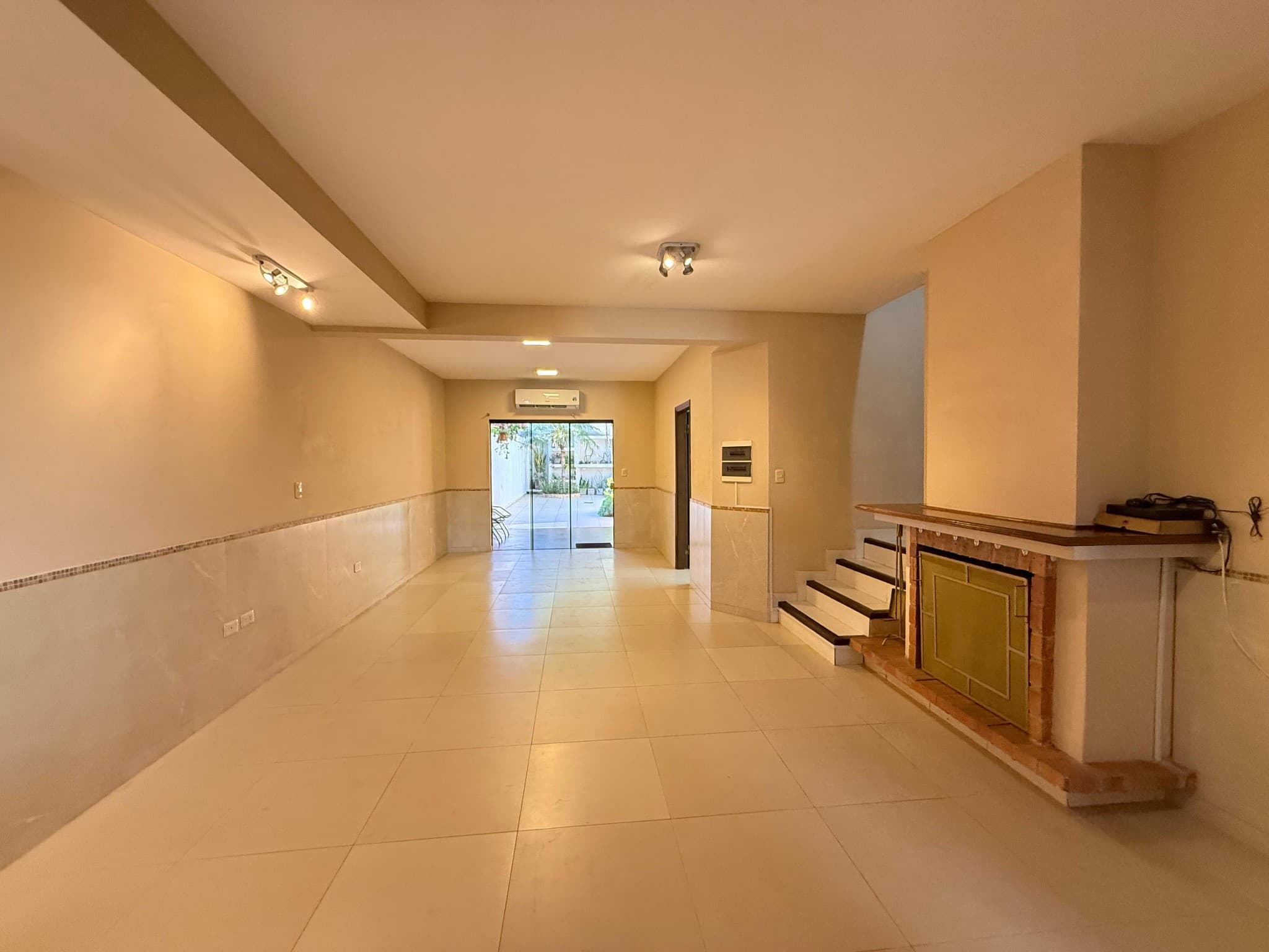 Vendo Amplio duplex en Fernando de la Mora zona Norte