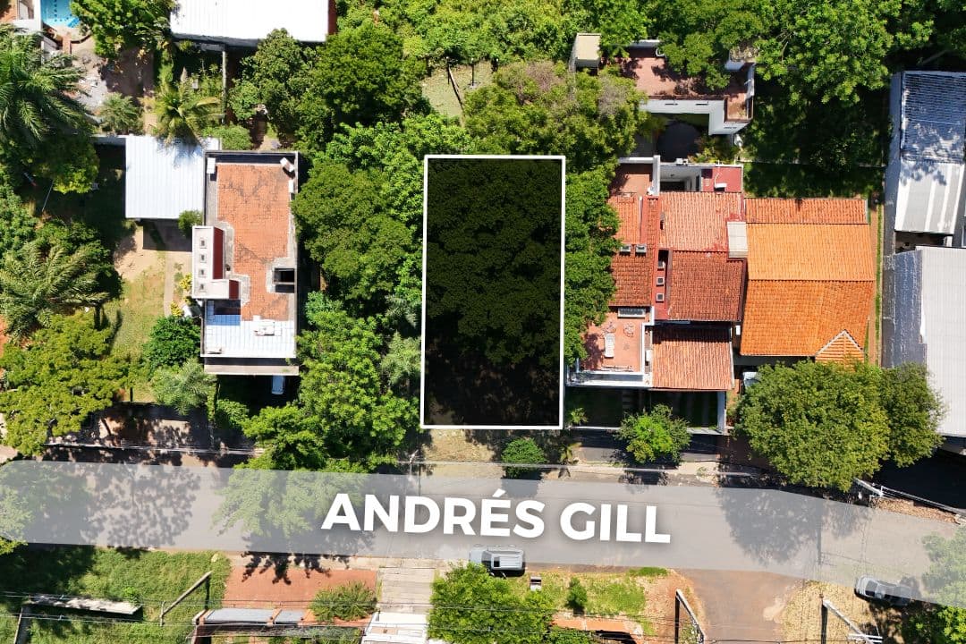 AMPLIO TERRENO EN LAMBARÉ EN VENTA