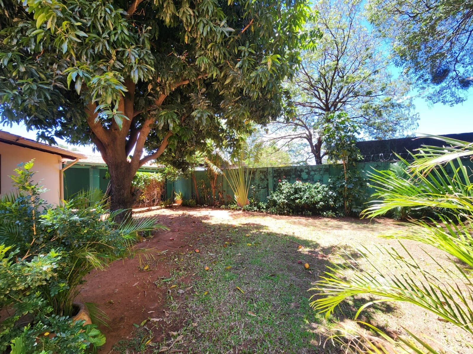 EN ALQUILER! CASA TODA EN UNA PLANTA BARRIO LAS MERCEDES – 2