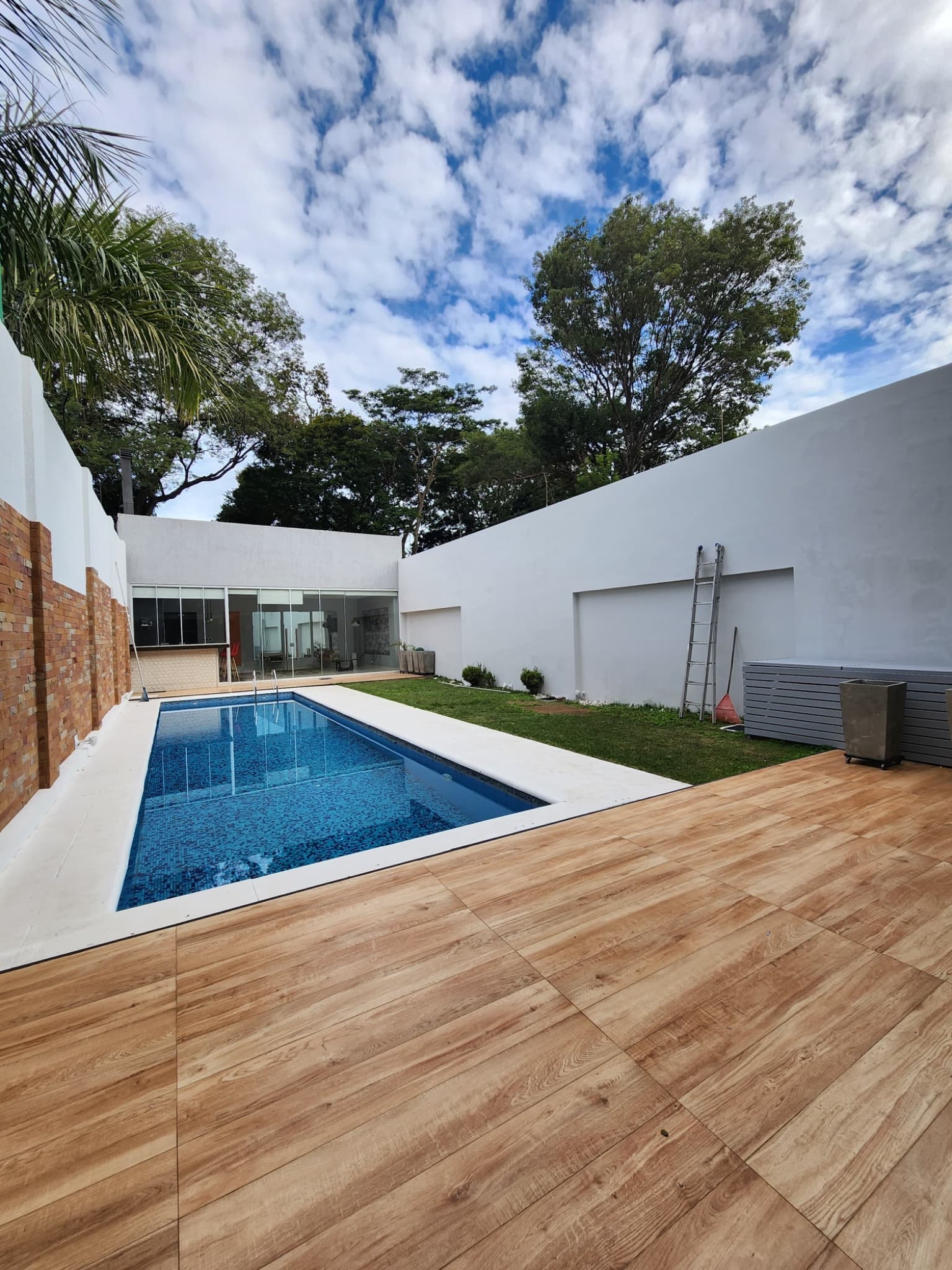 ALQUILO CASA DE LUJO EN YCUA SATI AMOBLADA – 2