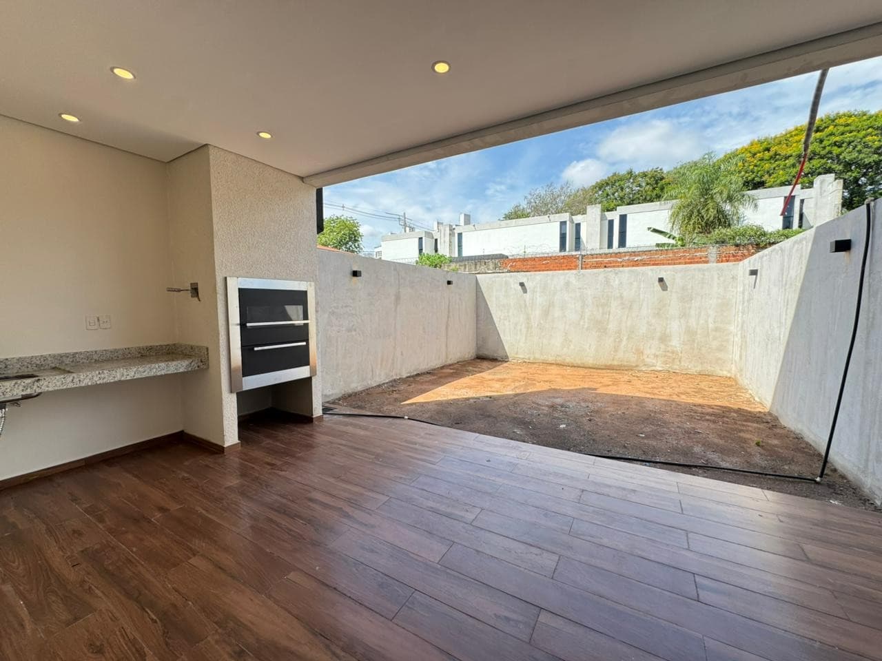 Dúplex a estrenar en venta en Lambaré. Solo a 5 minutos del Yacht y Golf Club. – 3