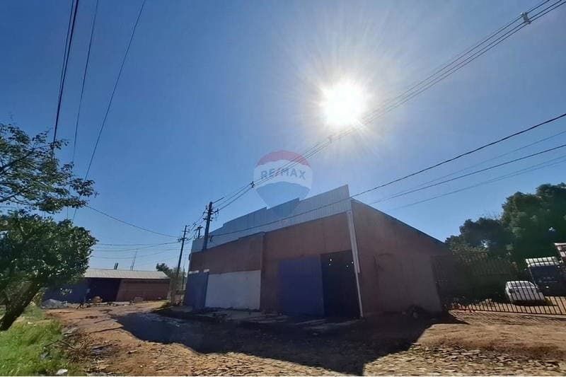 Alquilo amplio depósito en Mariano Roque Alonso. 5,000 $ Mensual (M.L.)