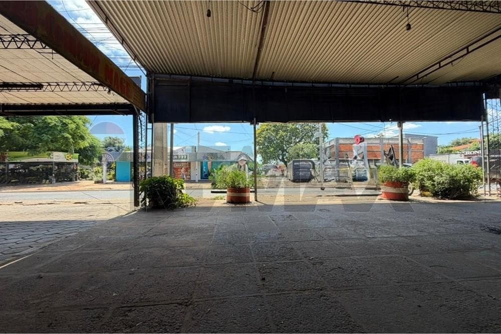 ALQUILER DE SALÓN COMERCIAL EN SAN LORENZO. 3,800,000 ₲ Mensual (M.L.) – 3