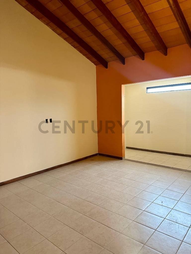 ALQUILO CASA PARA VIVIENDA/OFICINA EN LAS MERCEDES – 3