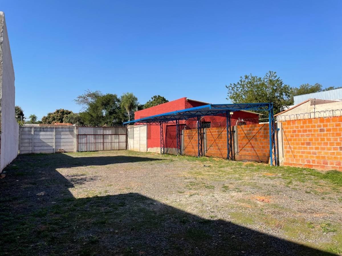 Edificio Multifuncional en Venta en Luque: Departamentos, Salón Comercial y Depósito. – 2