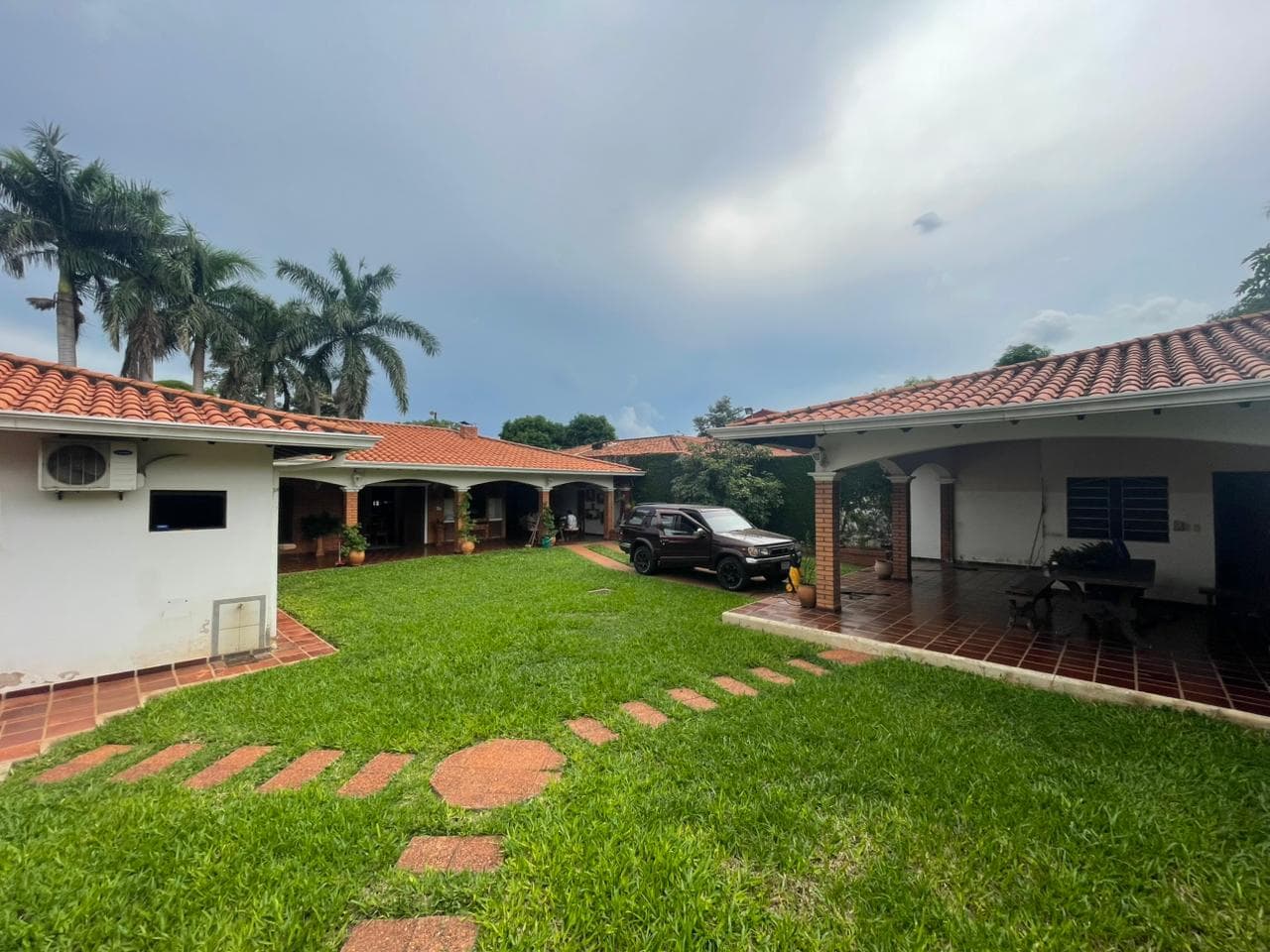 AMPLIA CASA EN VILLA ELISA - TRES BOCAS EN VENTA