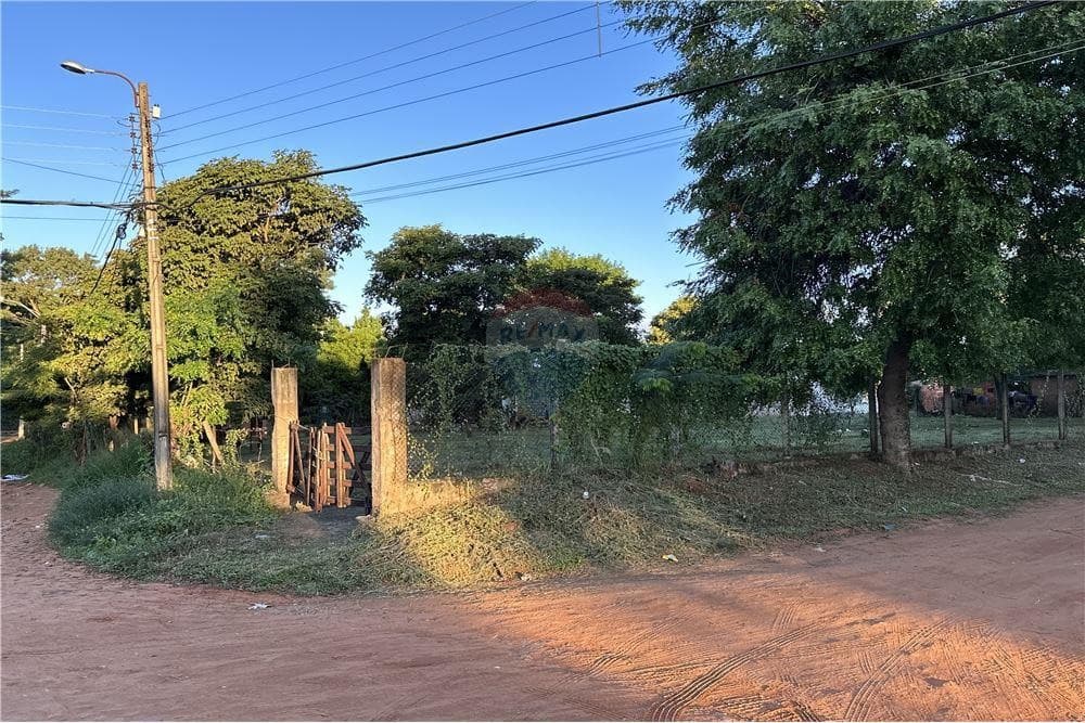 Amplio terreno de 1.422,71 m2 en Ycua Dure - Luque. 550,000,000 ₲ (M.L.) – 2