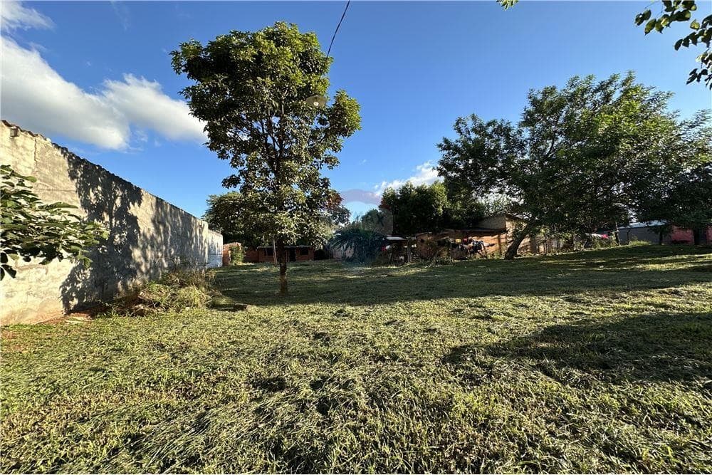 Amplio terreno de 1.422,71 m2 en Ycua Dure - Luque. 550,000,000 ₲ (M.L.)