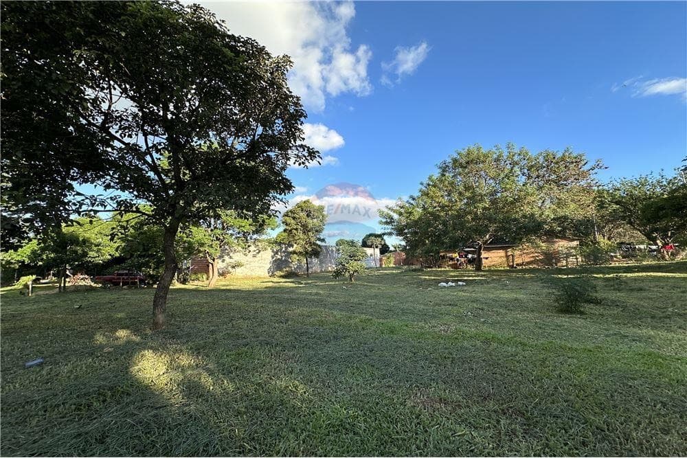 Amplio terreno de 1.422,71 m2 en Ycua Dure - Luque. 550,000,000 ₲ (M.L.) – 3