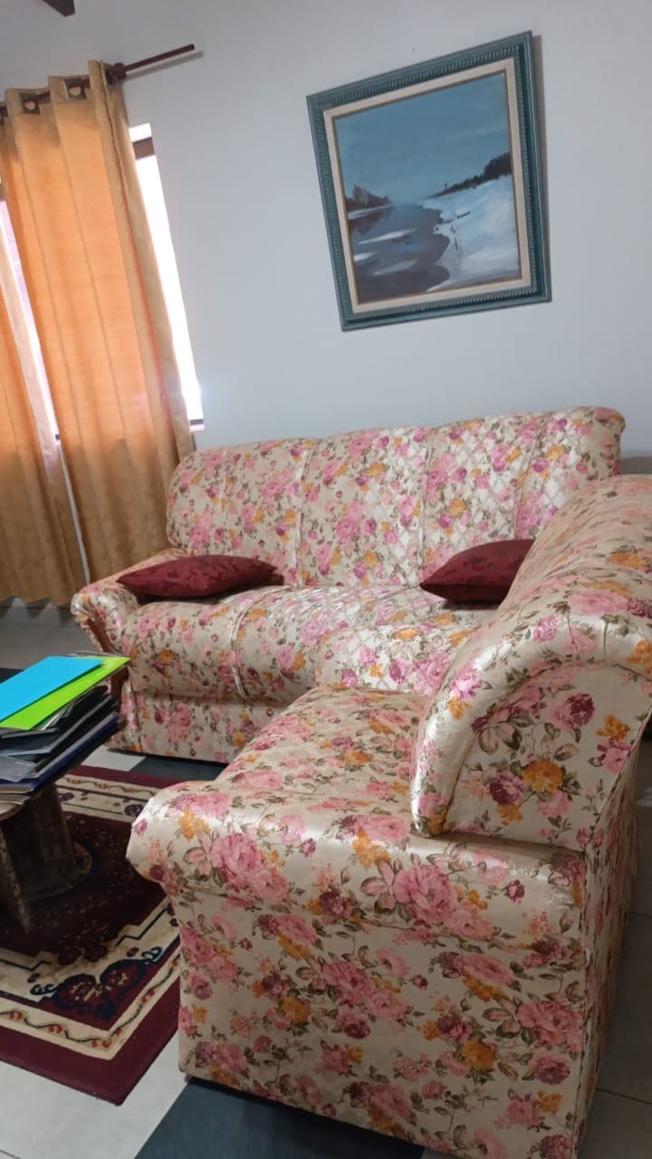 Exclusivo Chalet en Venta: Lujo y Confort en Fernando de la Mora, Zona Sur. Ubicación Privilegiada entre Soldado Ovelar y Defensores del Chaco. Amplio Terreno de 480 m². ¡Oportunidad Única por 125.000 USD! – 3