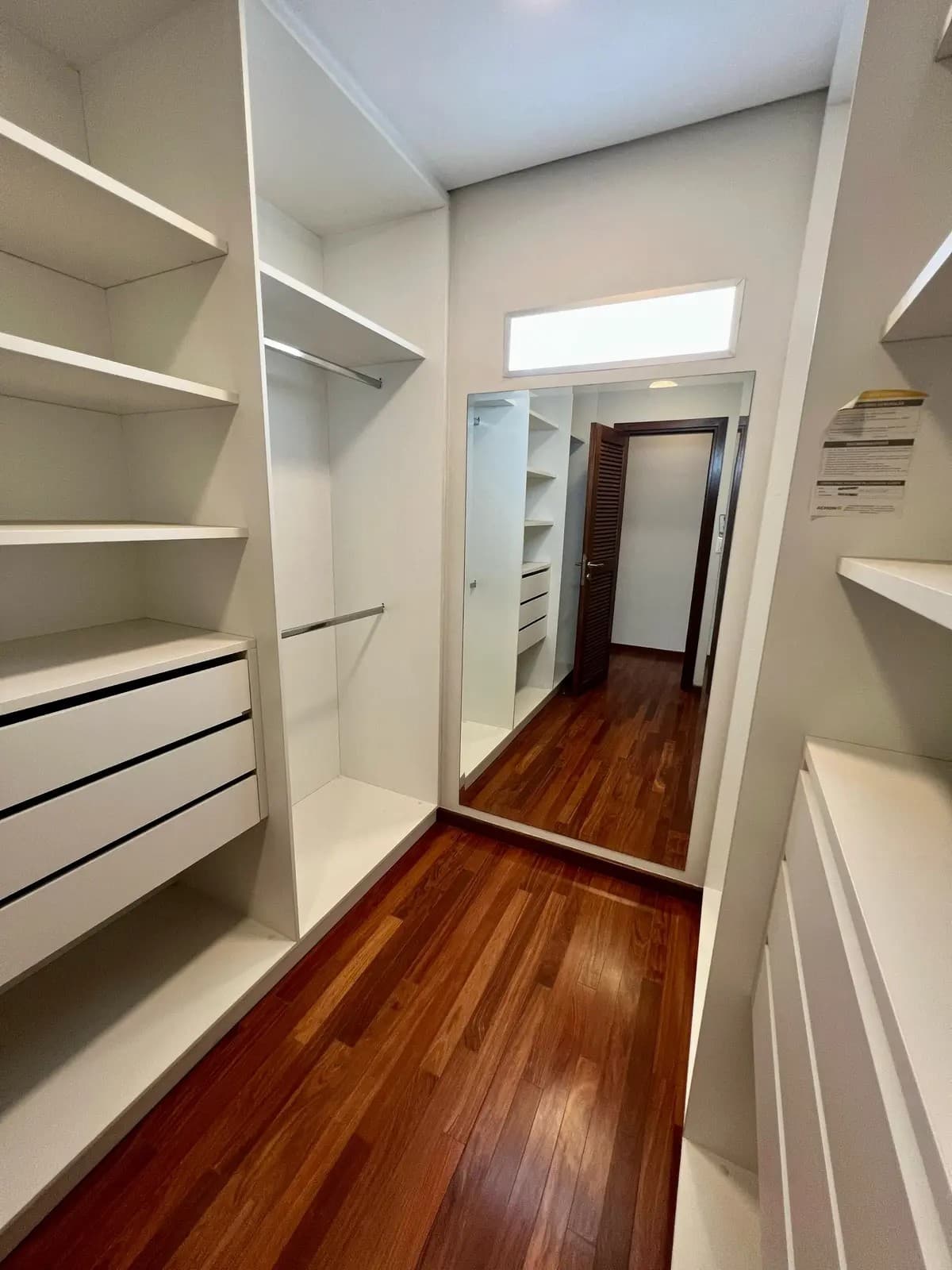 Vendo amplio departamento residencial de 3 dormitorios en Barrio Herrera – 2