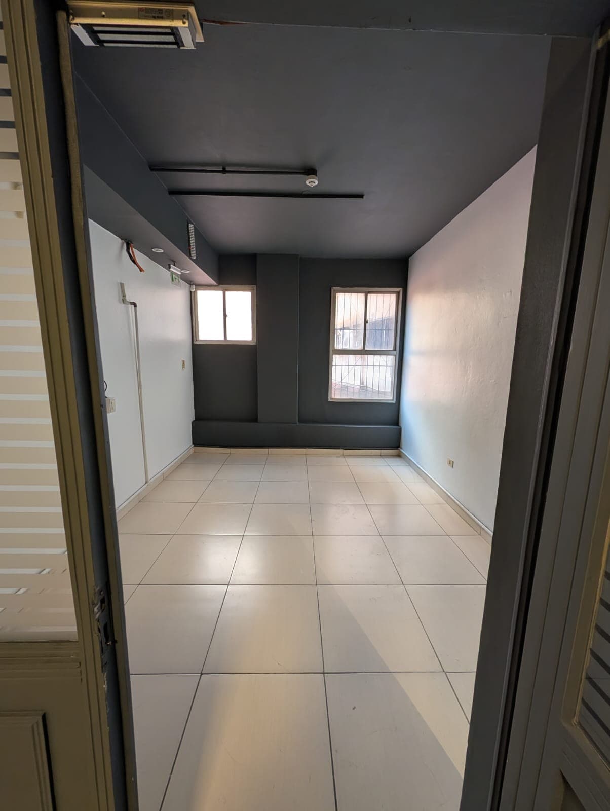 ALQUILER - SALÓN COMERCIAL EDIFICIO ARASA II – 3