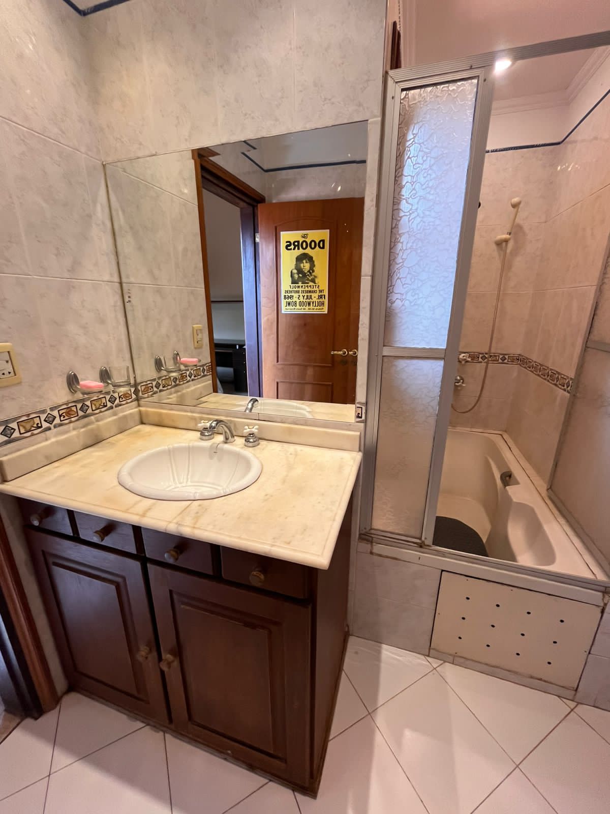 ALQUILO HERMOSA RESIDENCIA DE 3 DORMITORIOS EN LAS LOMAS – 2