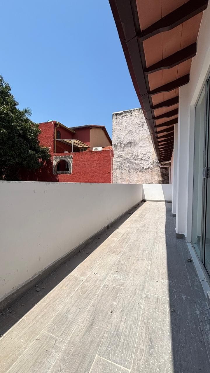 ALQUILO AMPLIA CASA DE 2 PISOS – ZONA PARQUE DE LA SALUD – 2