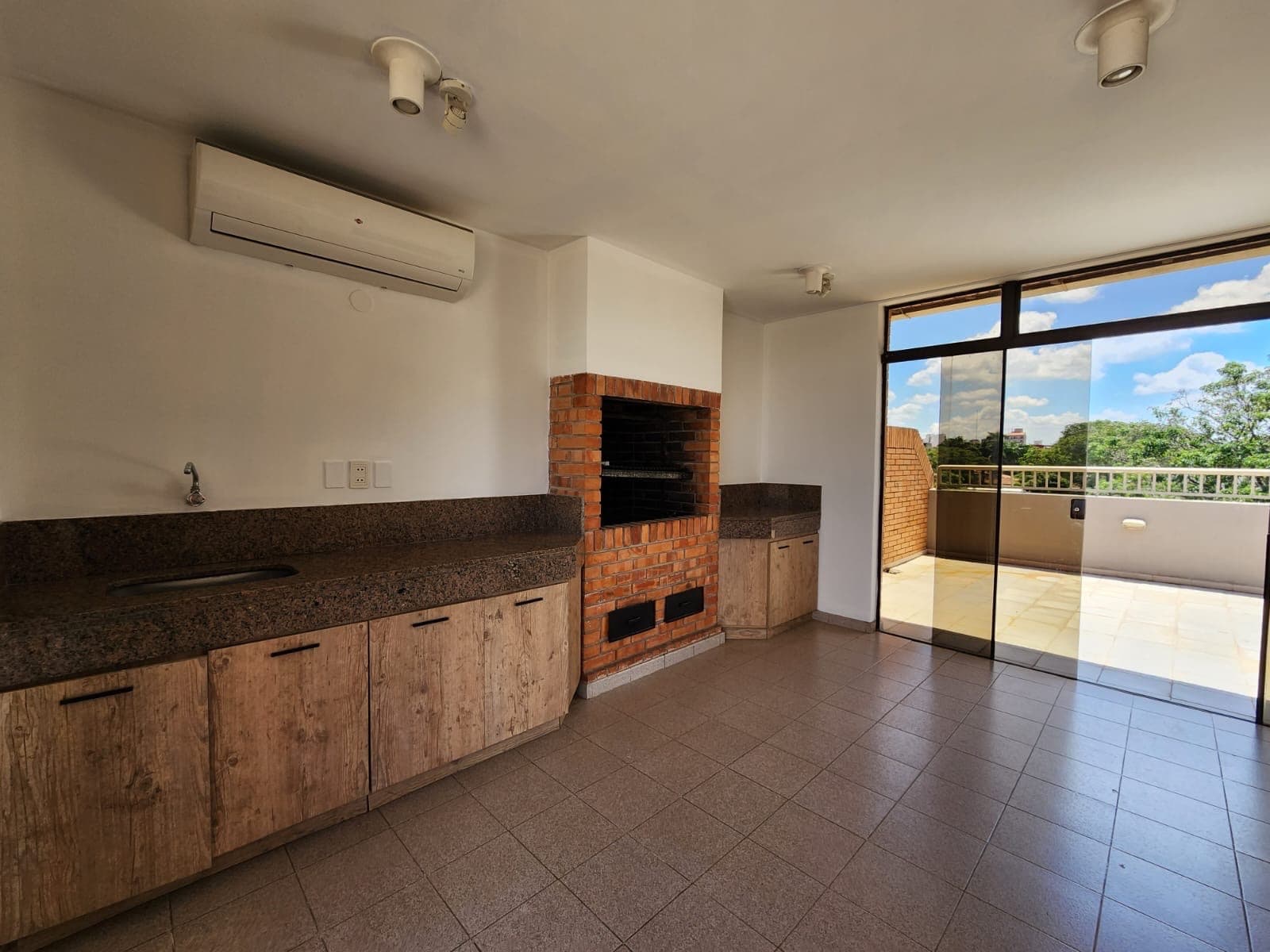 Propiedad Comercial en Alquiler: Ideal para Clínica o Spa de Lujo – 3