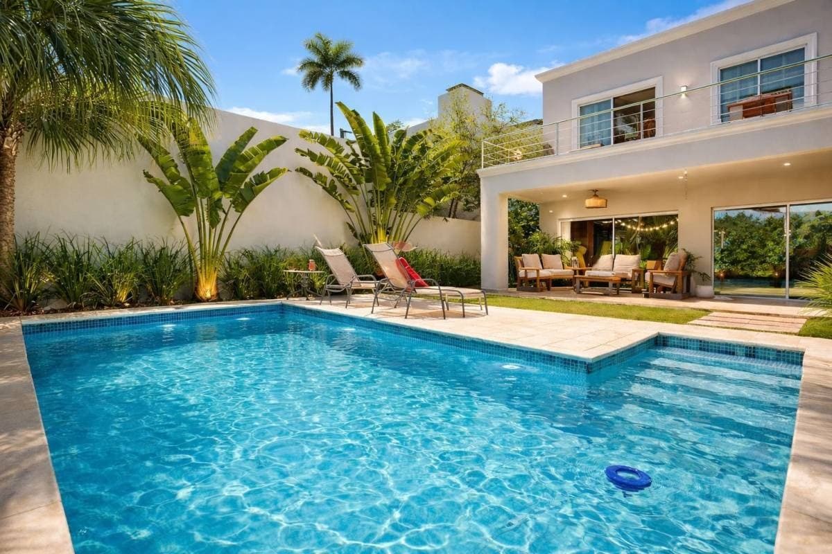 ALQUILO LUJOSA RESIDENCIA EN EL CONDOMINIO COUNTRY MONTESOL DE LUQUE