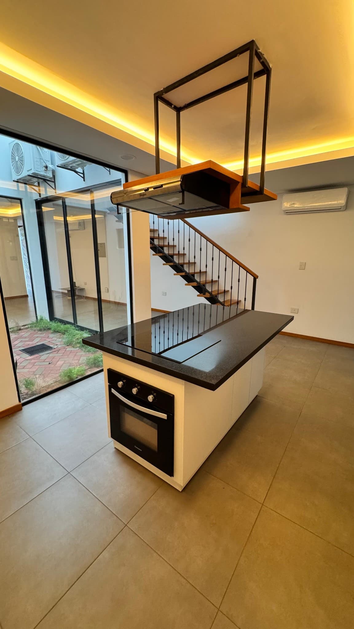 Vendo Duplex a estrenar de 3 habitaciones con Escritorio. Luque – 3