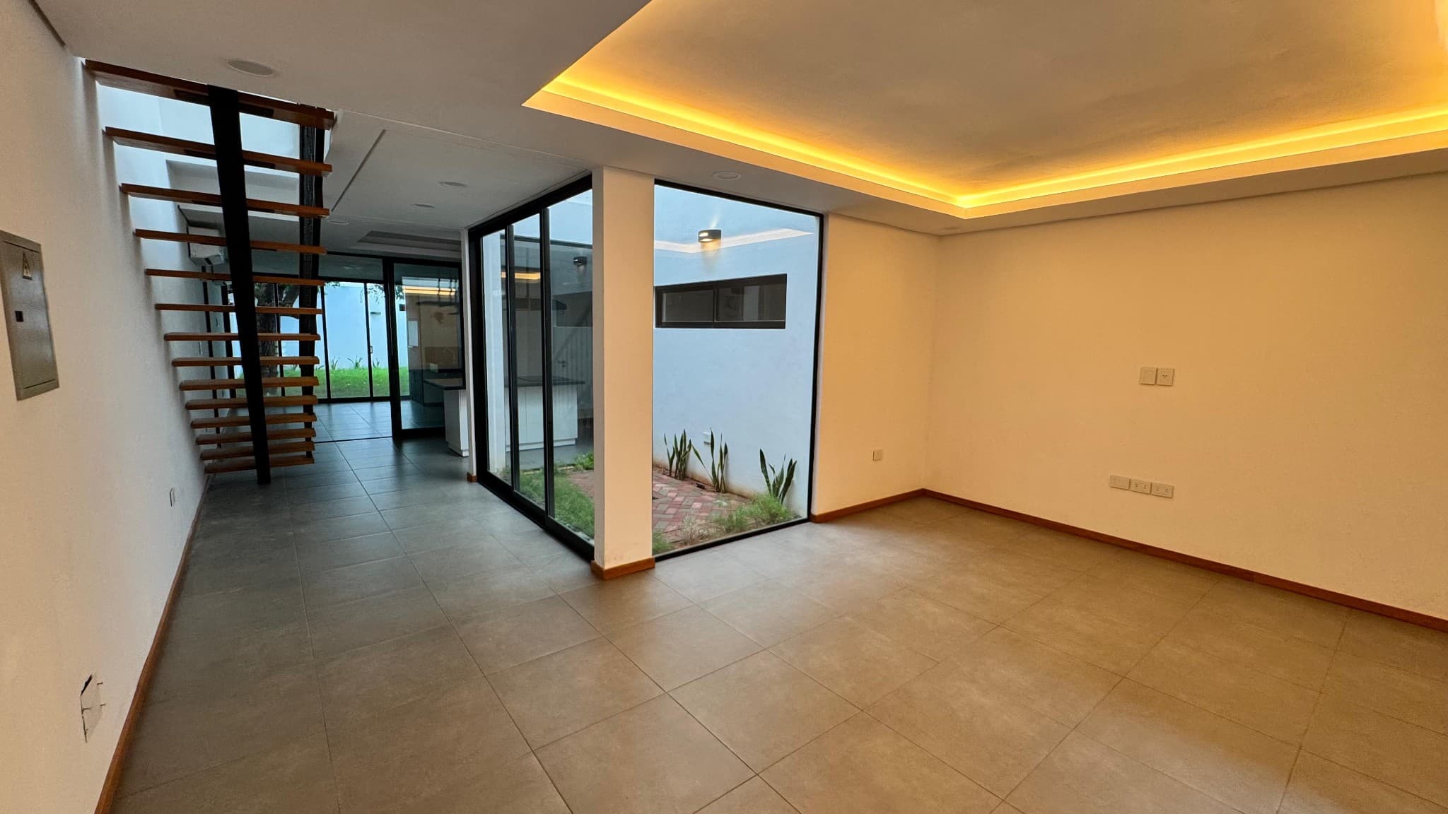 Vendo Duplex a estrenar de 3 habitaciones con Escritorio. Luque