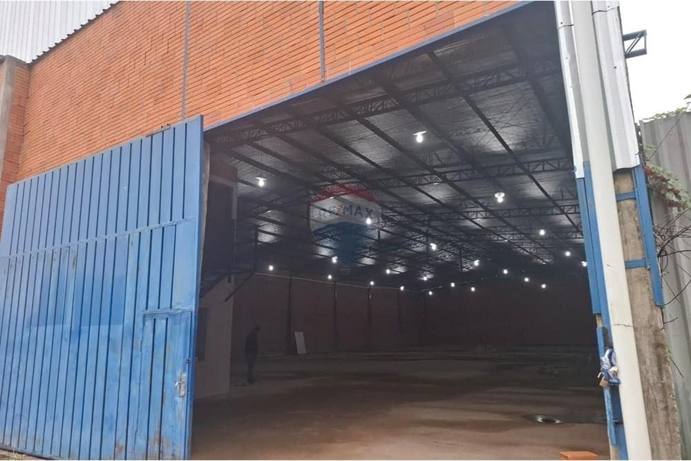 Alquilo amplio Depósito en MRA (C.L.) – 3