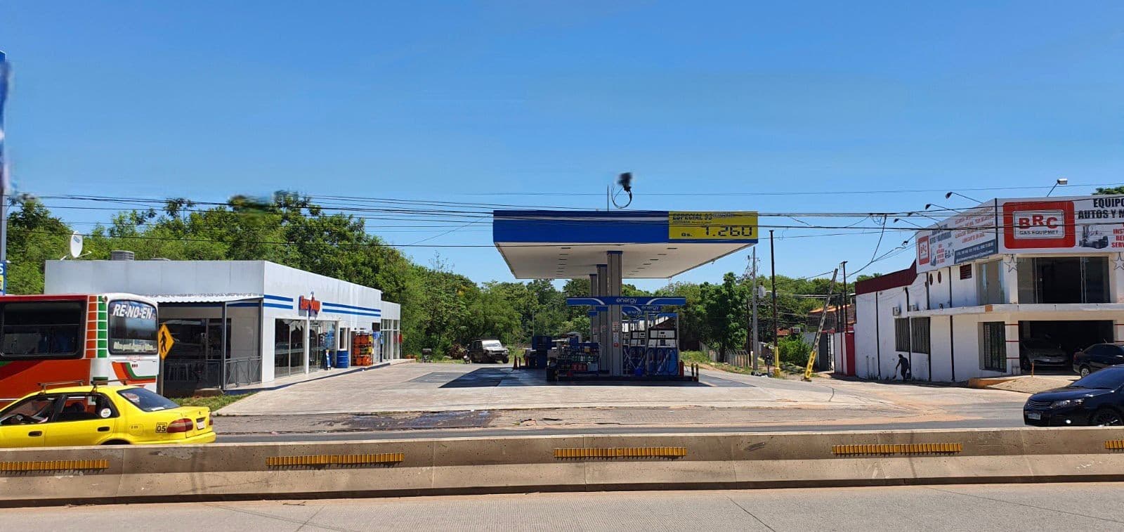 VENDO TERRENO EN ESQUINA PARA DESARROLLO URBANO RESIDENCIAL O COMERCIAL SOBRE RUTA PRINCIPAL EN SAN LORENZO ZONA UNA DISPONIBLE 2026 – 2
