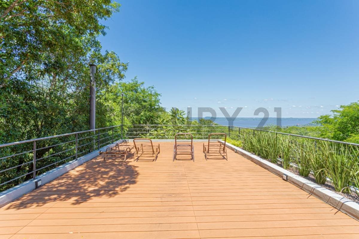 RESIDENCIA EN VENTA CON VISTA AL LAGO YPACARAÍ – 2