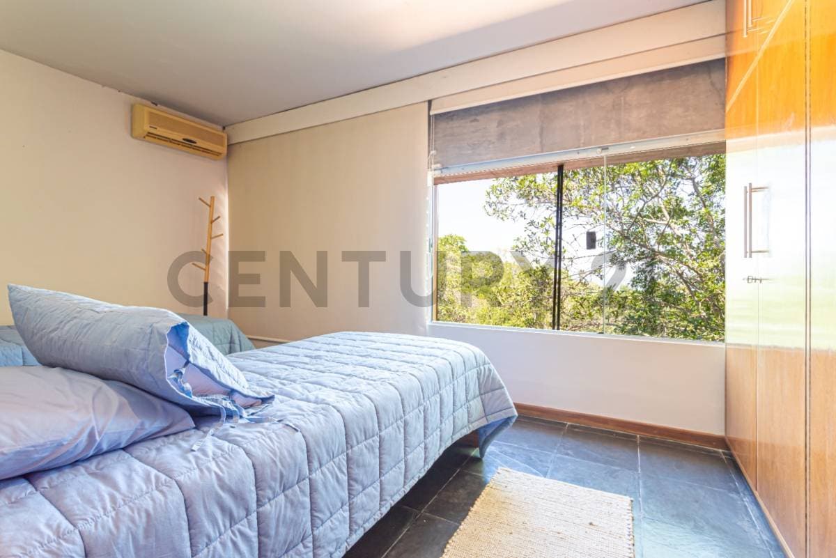 RESIDENCIA EN VENTA CON VISTA AL LAGO YPACARAÍ – 3