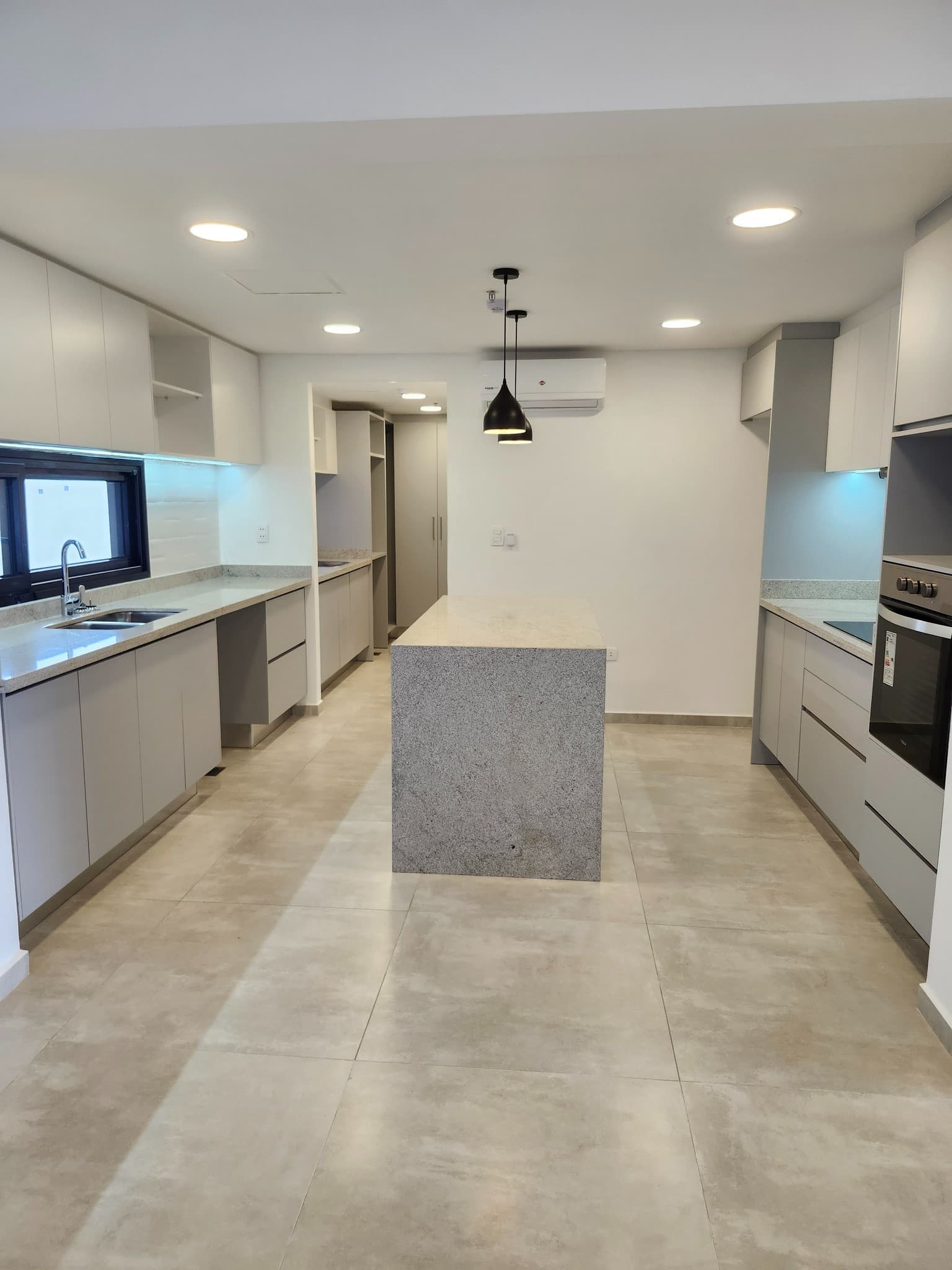 Amplio Departamento de 4 Dormitorios en Garay 530 – Villa Morra