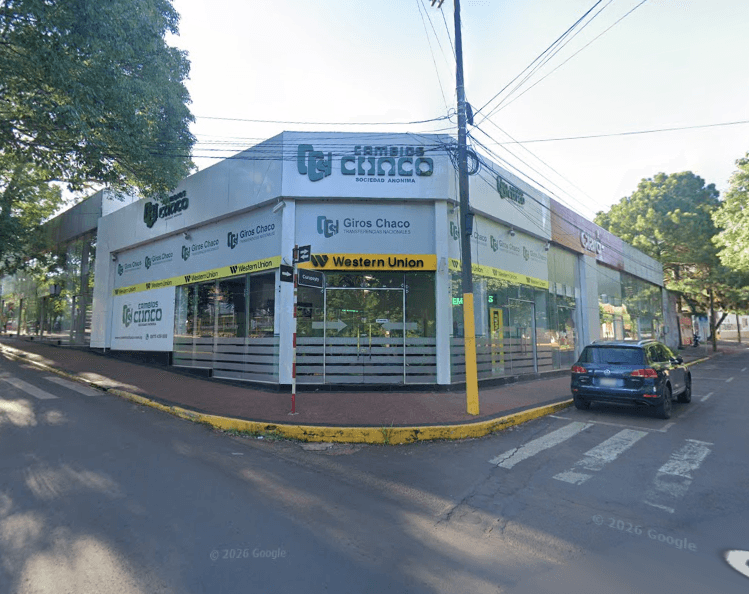 IMPONENTE ESQUINA PREMIUM EN CENTRO DE CDE