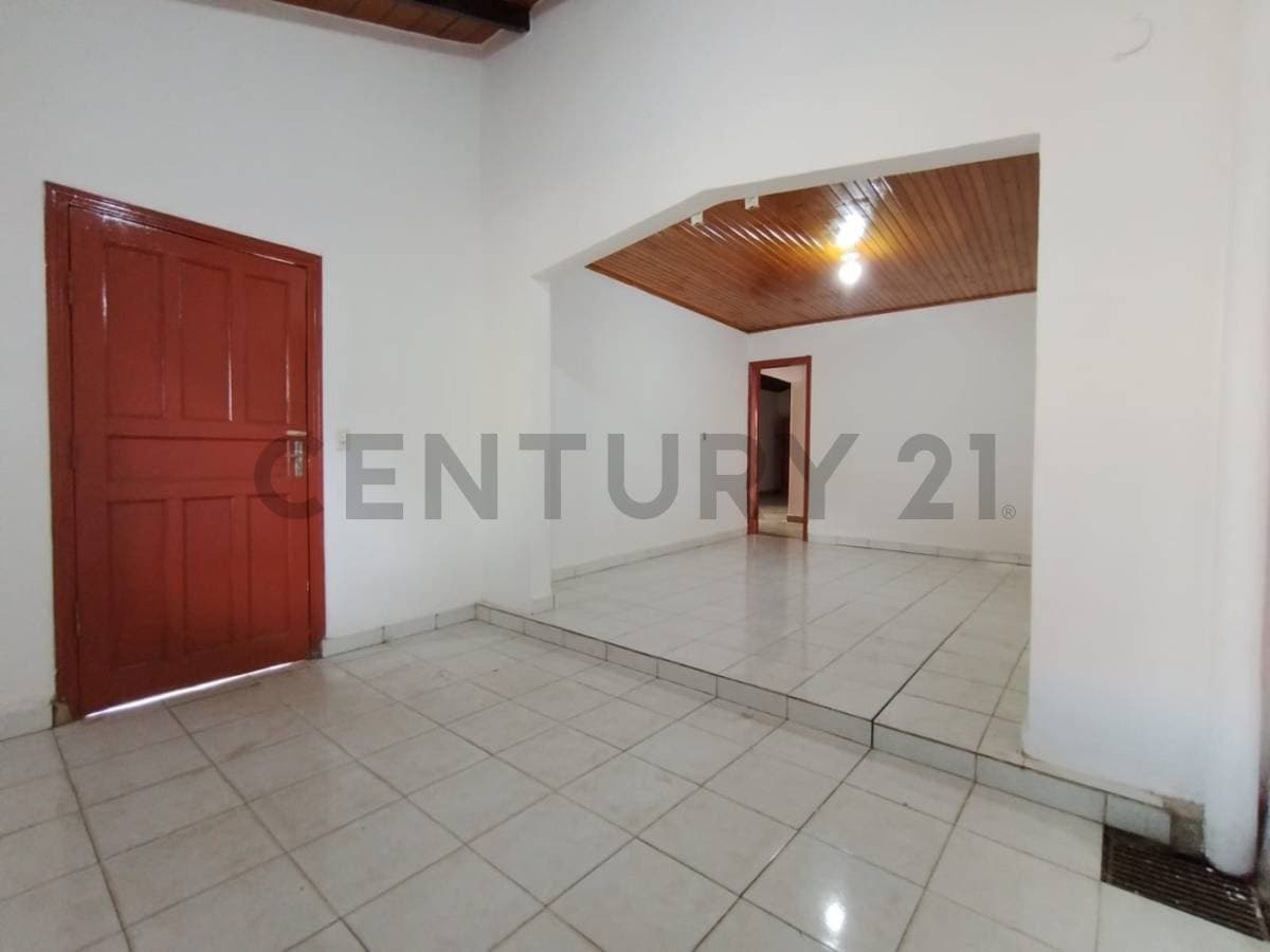 Amplia Casa en Venta en Puerto Pabla, Lambaré – 2