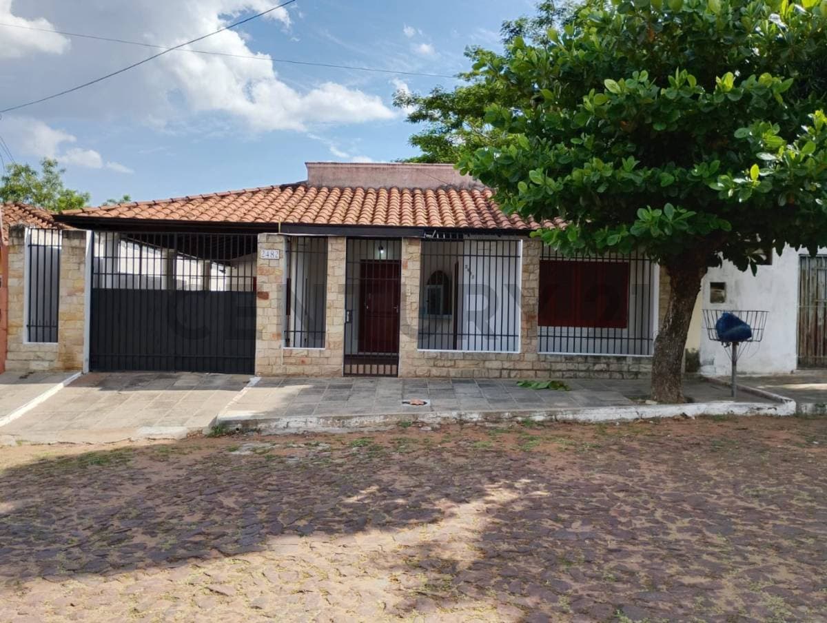 Amplia Casa en Venta en Puerto Pabla, Lambaré