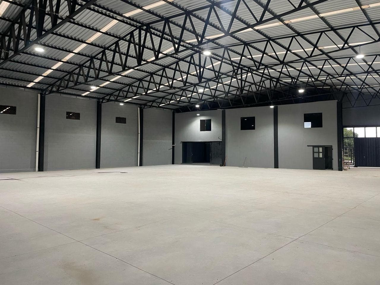 NAVE INDUSTRIAL EL ALQUILER 1200M2 EN YPANE JG – 3