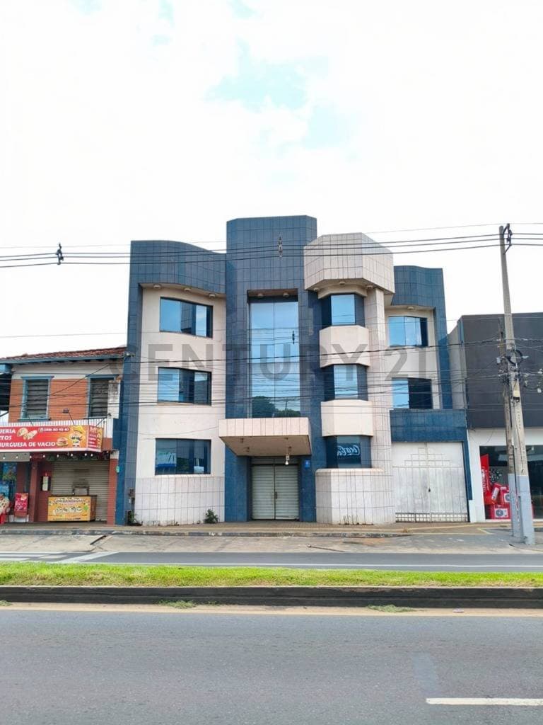 ALQUILO EDIFICIO CORPORATIVO EN EL CENTRO DE LUQUE