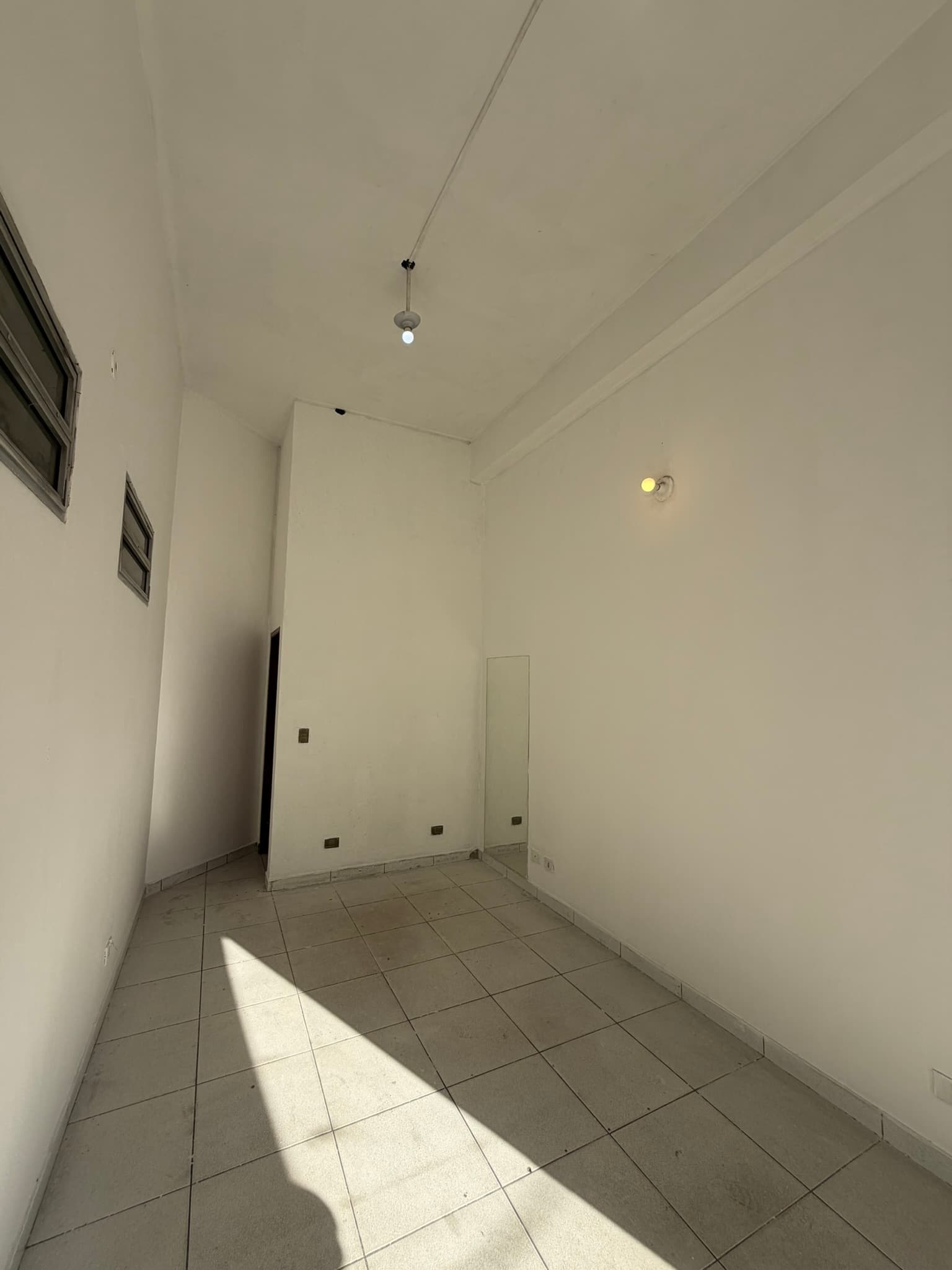 Salon Comercial en San Lorenzo 10 de Agosto – 2