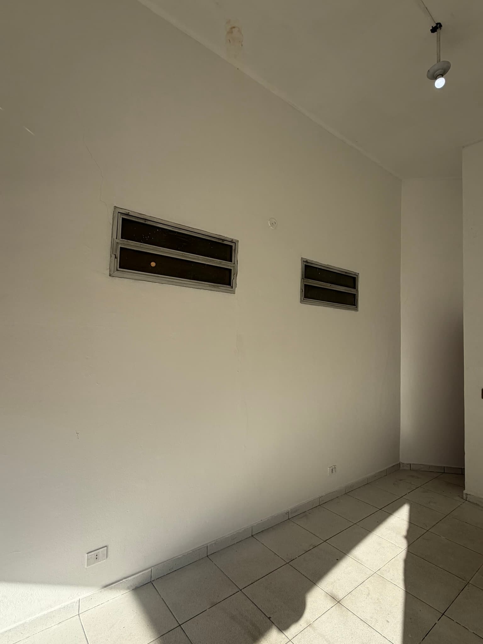 Salon Comercial en San Lorenzo 10 de Agosto – 3