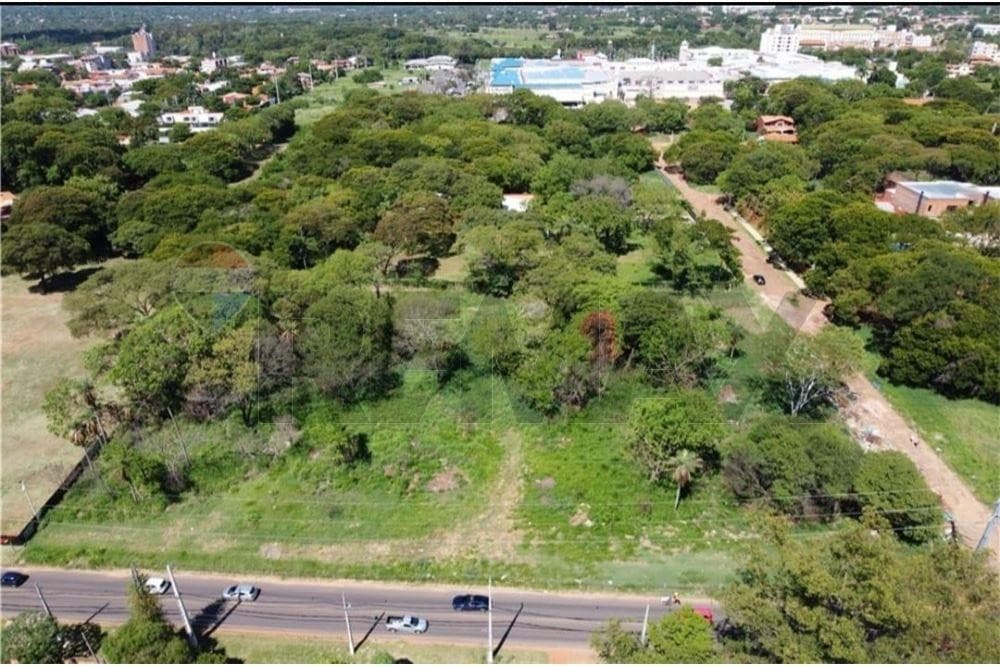 AMPLIO TERRENO EN ESQUINA - AV. LAGUNA GRANDE EN VENTA – 2