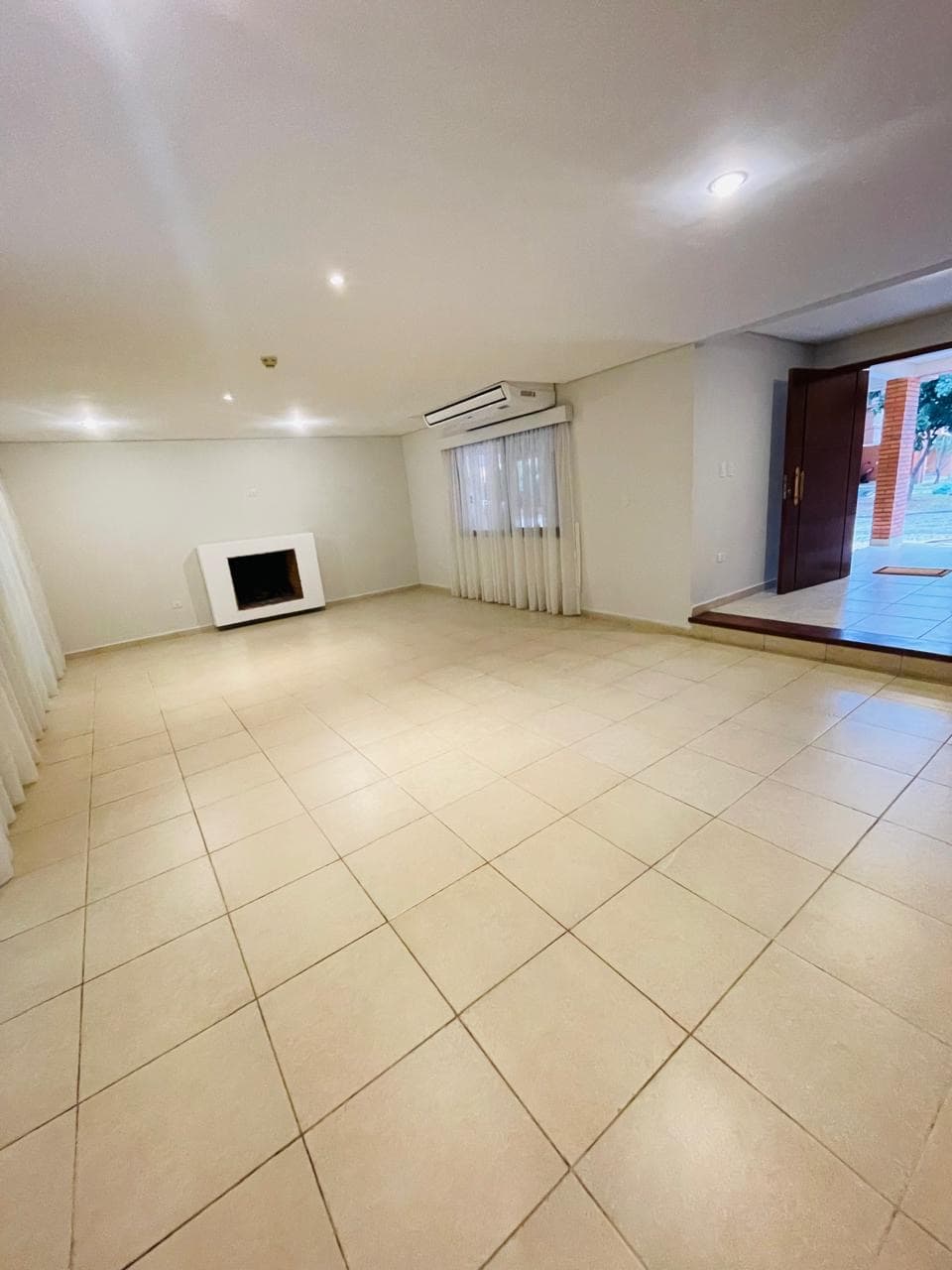 Alquilo Residencia en Condominio Bo.Mcal Estigarribia. – 2